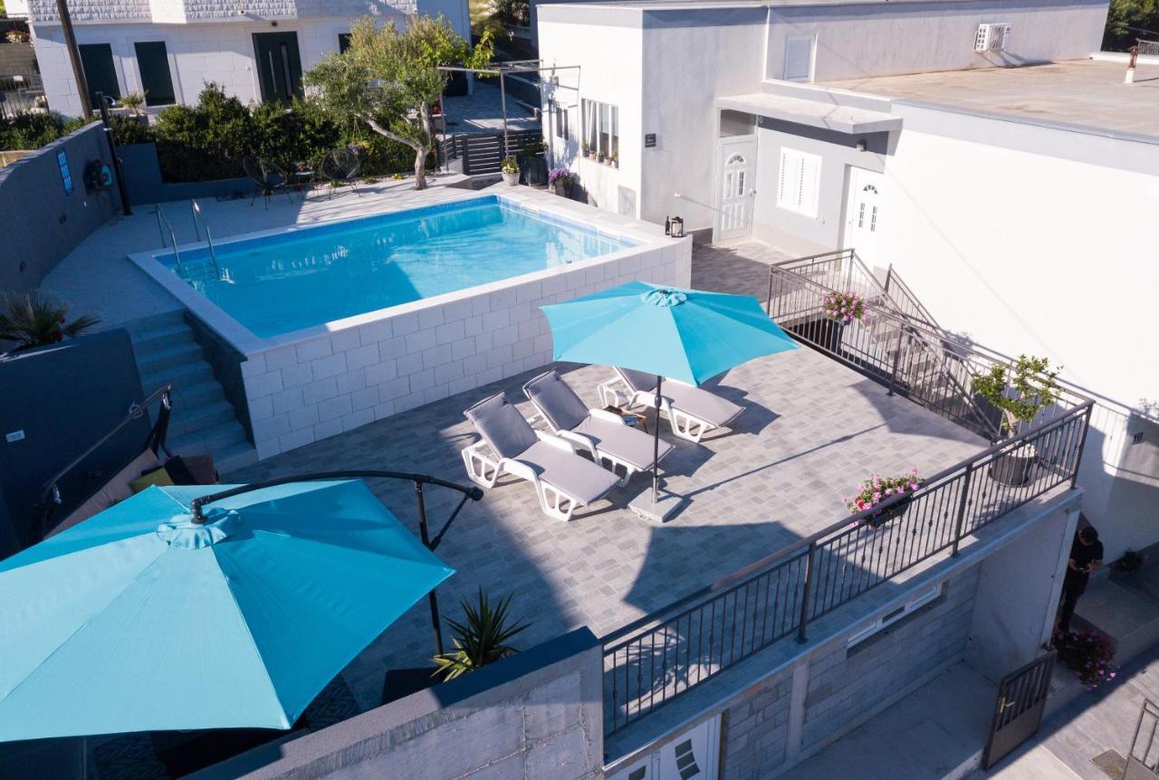 Apartments Lidija - Sea View Apartment With Exclusive Right Of Using Hot Tub Or Split Level Apartment With Exclusive Right Of Using Pool Podstrana Ngoại thất bức ảnh