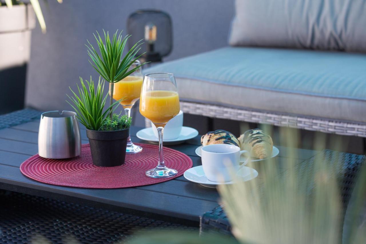 Apartments Lidija - Sea View Apartment With Exclusive Right Of Using Hot Tub Or Split Level Apartment With Exclusive Right Of Using Pool Podstrana Ngoại thất bức ảnh
