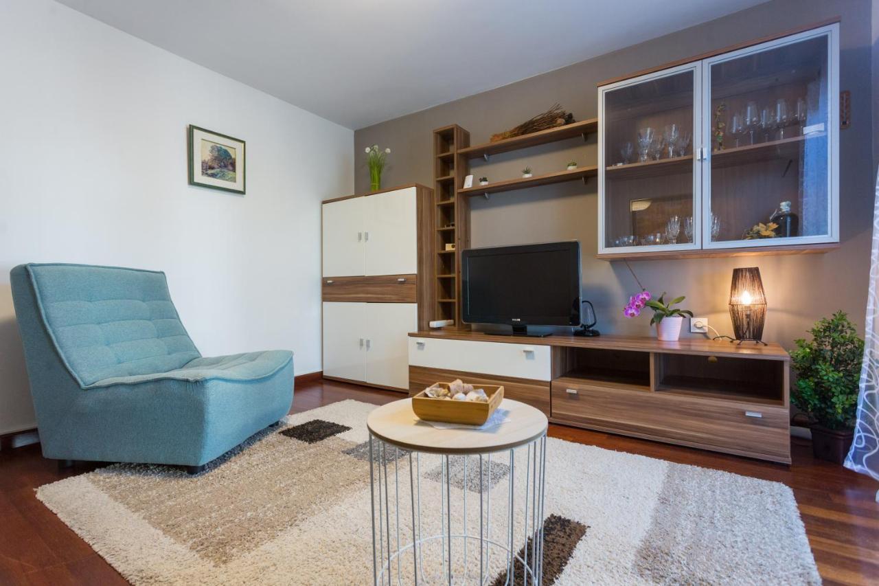 Apartments Lidija - Sea View Apartment With Exclusive Right Of Using Hot Tub Or Split Level Apartment With Exclusive Right Of Using Pool Podstrana Ngoại thất bức ảnh