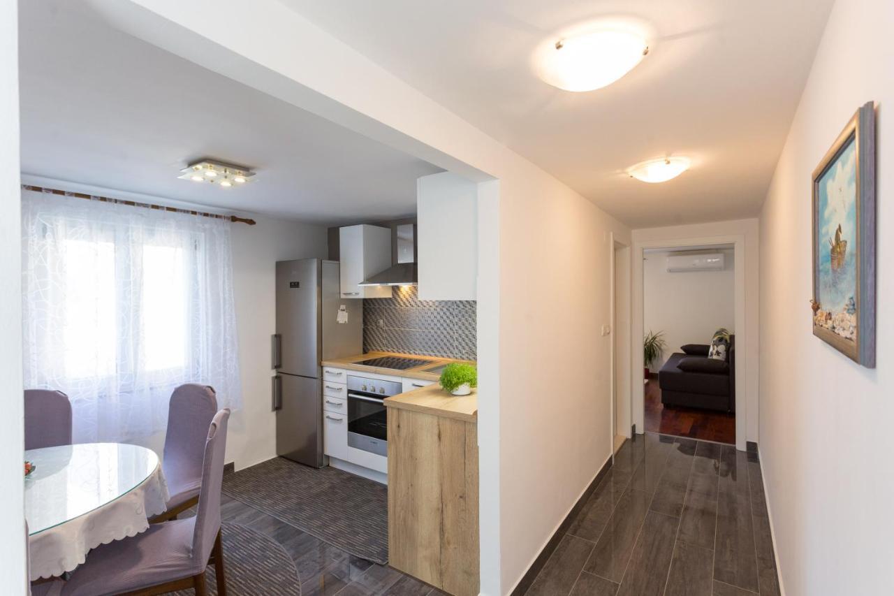 Apartments Lidija - Sea View Apartment With Exclusive Right Of Using Hot Tub Or Split Level Apartment With Exclusive Right Of Using Pool Podstrana Ngoại thất bức ảnh