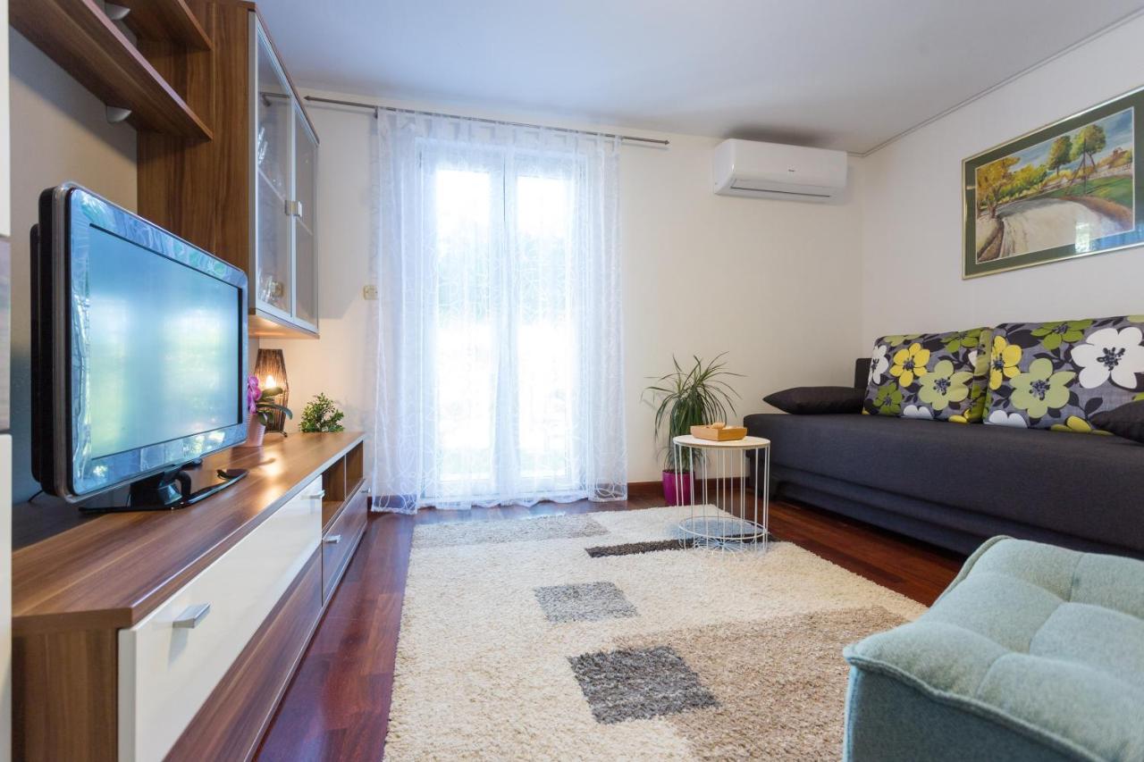 Apartments Lidija - Sea View Apartment With Exclusive Right Of Using Hot Tub Or Split Level Apartment With Exclusive Right Of Using Pool Podstrana Ngoại thất bức ảnh