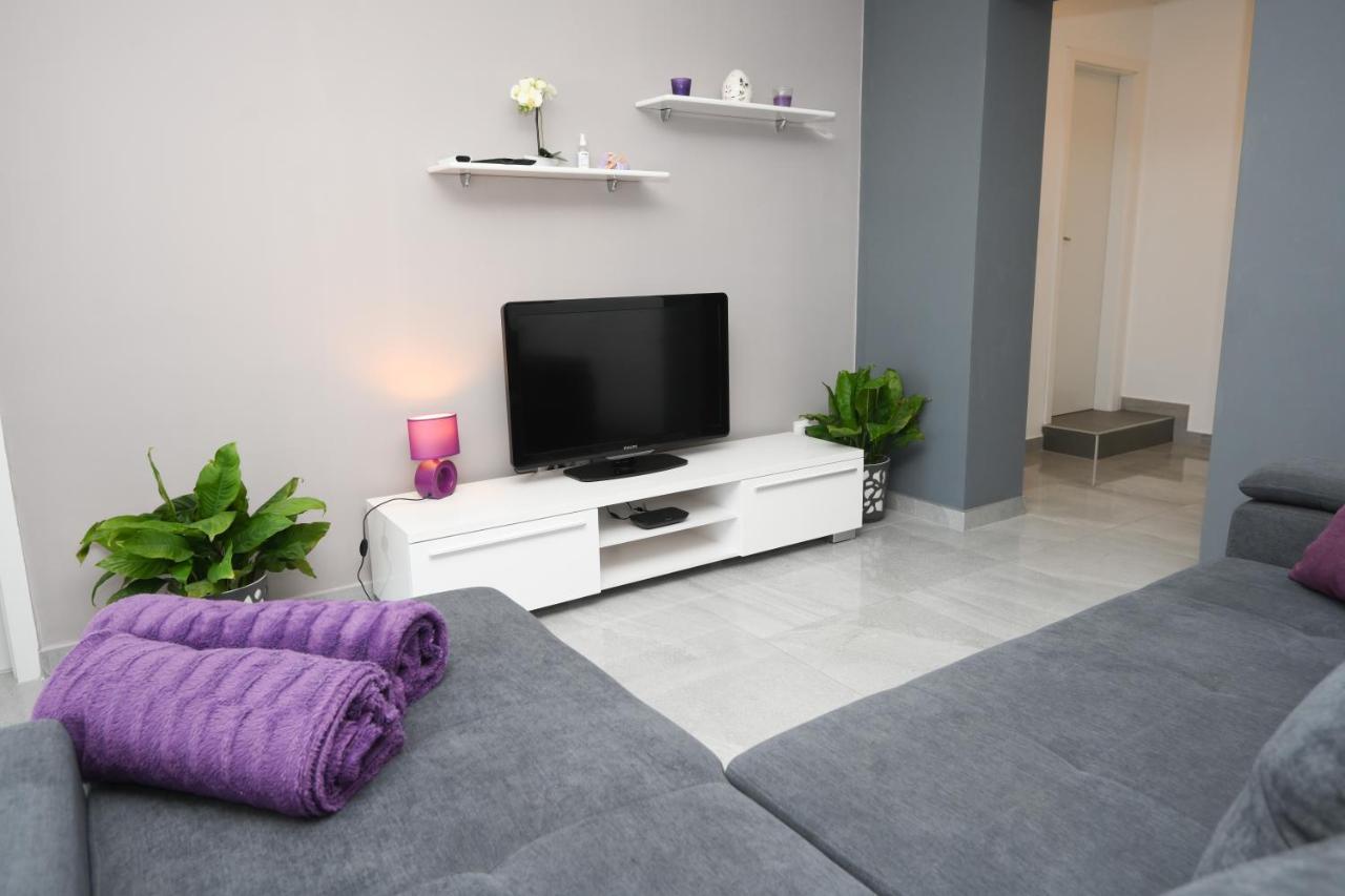 Apartments Lidija - Sea View Apartment With Exclusive Right Of Using Hot Tub Or Split Level Apartment With Exclusive Right Of Using Pool Podstrana Ngoại thất bức ảnh