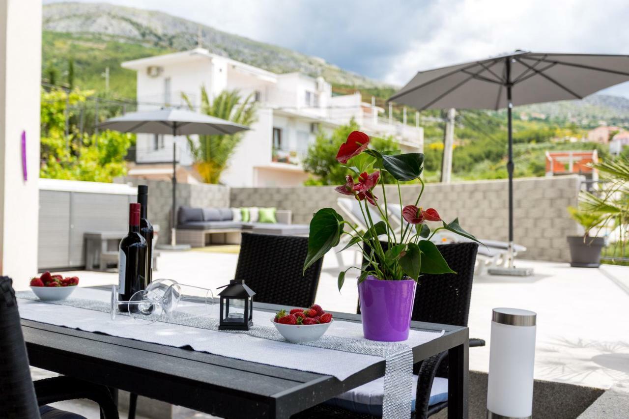 Apartments Lidija - Sea View Apartment With Exclusive Right Of Using Hot Tub Or Split Level Apartment With Exclusive Right Of Using Pool Podstrana Ngoại thất bức ảnh