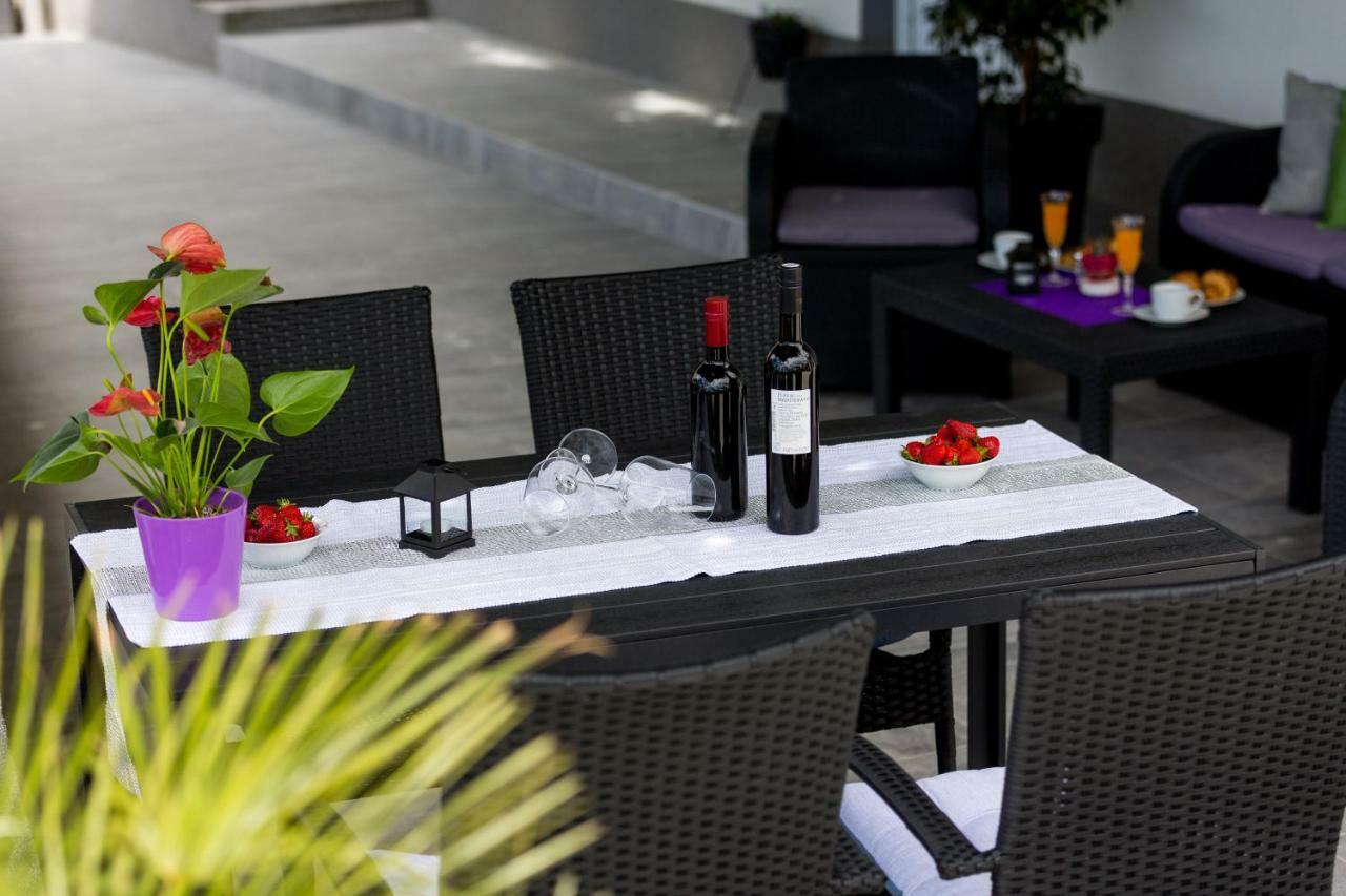 Apartments Lidija - Sea View Apartment With Exclusive Right Of Using Hot Tub Or Split Level Apartment With Exclusive Right Of Using Pool Podstrana Ngoại thất bức ảnh