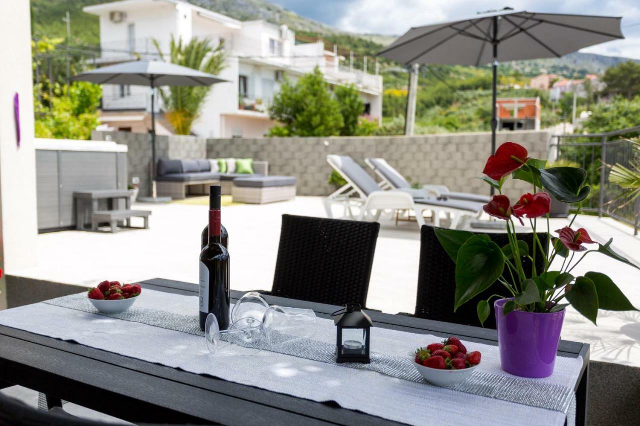 Apartments Lidija - Sea View Apartment With Exclusive Right Of Using Hot Tub Or Split Level Apartment With Exclusive Right Of Using Pool Podstrana Ngoại thất bức ảnh
