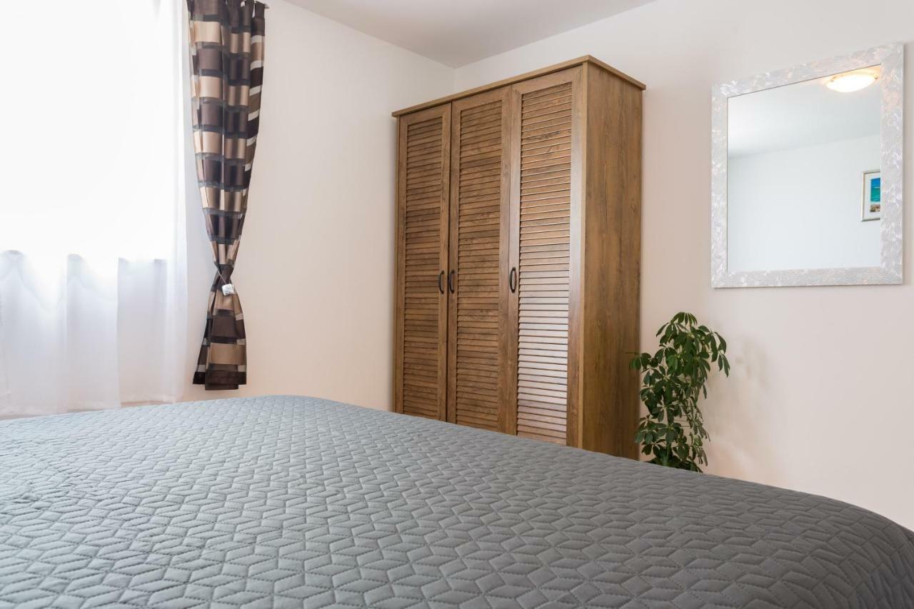 Apartments Lidija - Sea View Apartment With Exclusive Right Of Using Hot Tub Or Split Level Apartment With Exclusive Right Of Using Pool Podstrana Ngoại thất bức ảnh